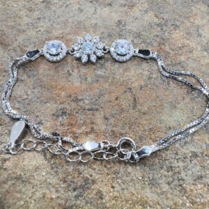 Brațară din argint 925 cu pietre stralucitoare – feminină și elegantă
