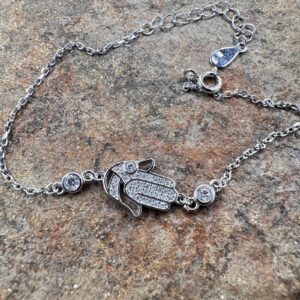 Brațară din argint 925 cu mâna Fatimei (Hamsa) – modernă și rafinată